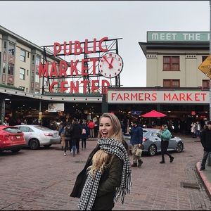 Meet your Posher, Brittney